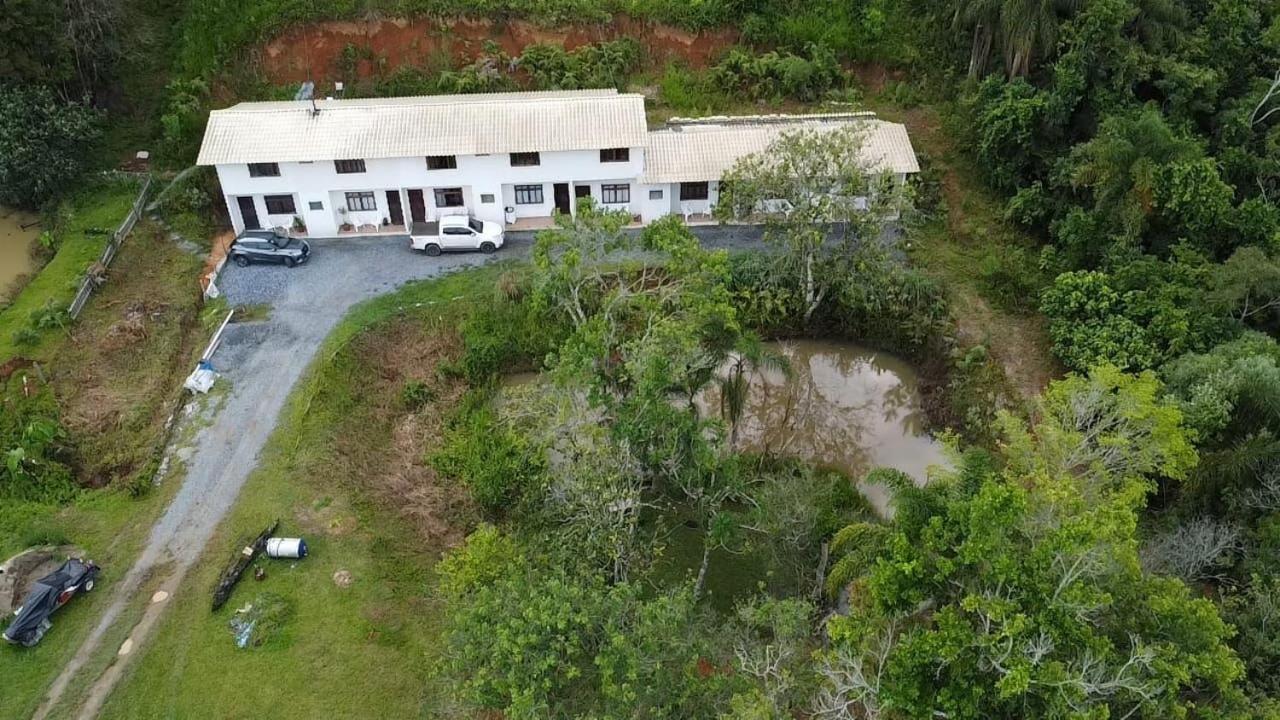 Hospedagem Mafli Apartment Barra do Trombudo Exterior photo